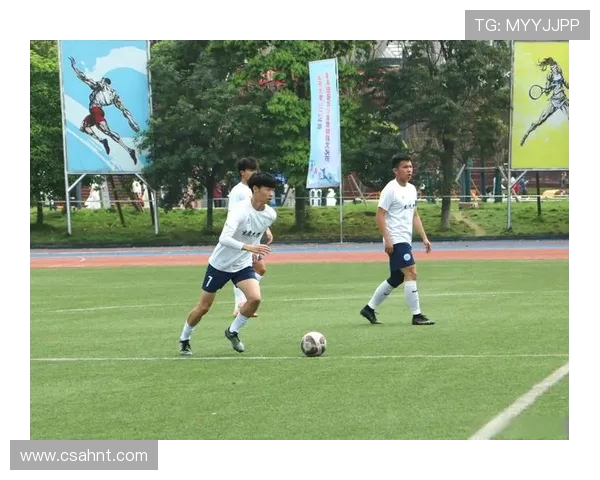 足球的魅力与全球文化交融探索:从赛场到球迷心中的激情与梦想 足球的魅力与全球文化交融探索:从赛场到球迷心中的激情与梦想