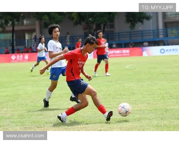 绿茵逐梦青春闪耀激情球场见证荣耀时刻