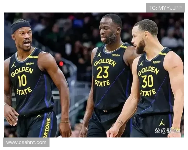 勇士与雷霆激战正酣 谁将主宰西部季后赛席位争夺战 勇士与雷霆激战正酣 谁将主宰西部季后赛席位争夺战