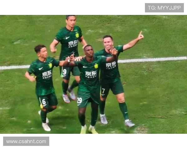 山东泰山与北京国安激烈对决 谁将占据中超巅峰位置