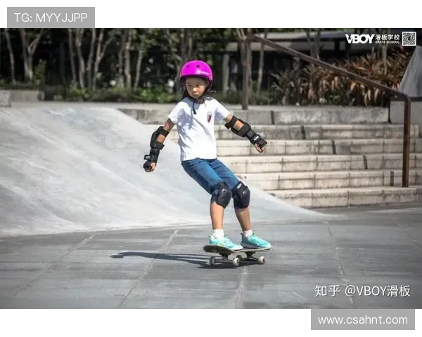 深圳滑板队的包夹战术解析与滑板文化的深度融合探讨 深圳滑板队的包夹战术解析与滑板文化的深度融合探讨